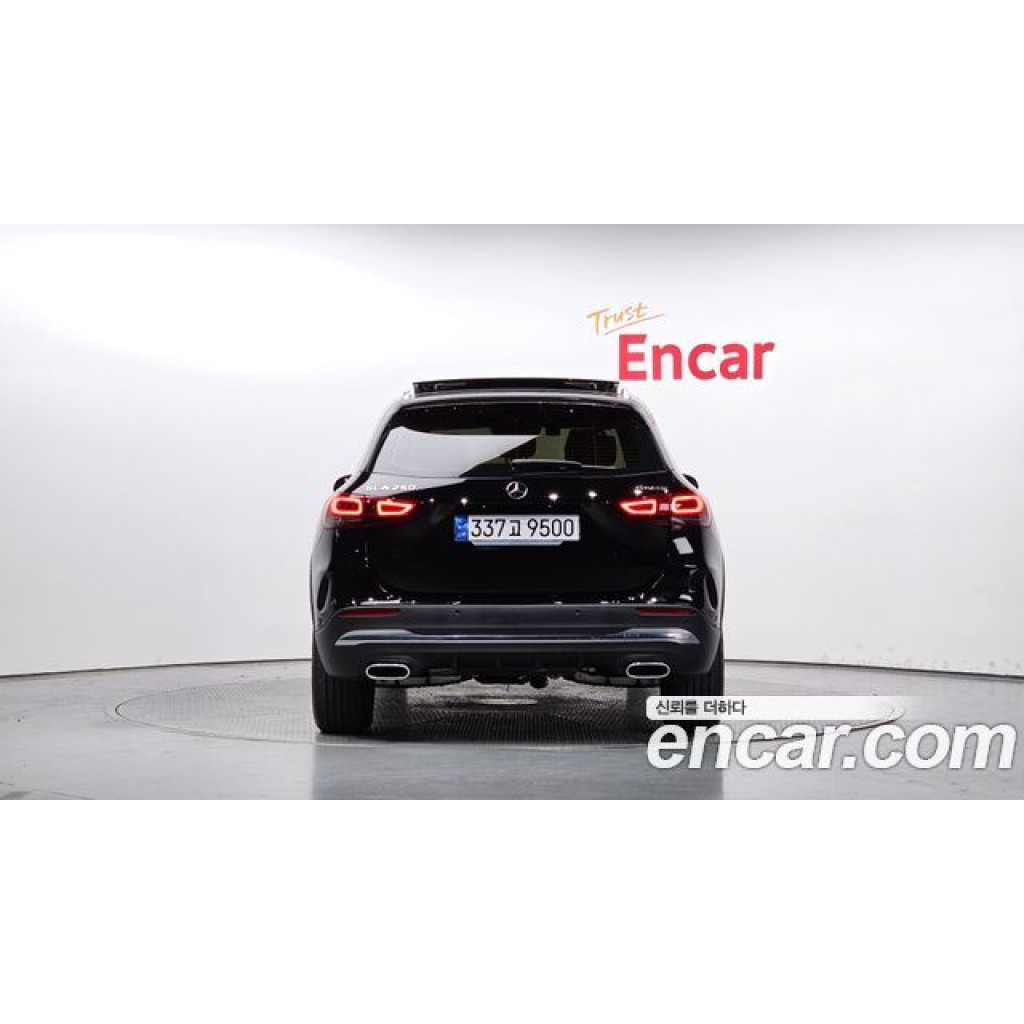Mercedes Benz GLA-Class 2023 г.