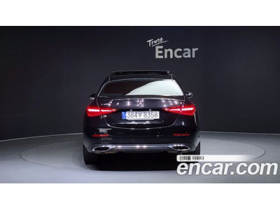 Mercedes Benz C-Class 2023 г.