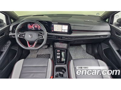 Volkswagen Golf 2024 г.