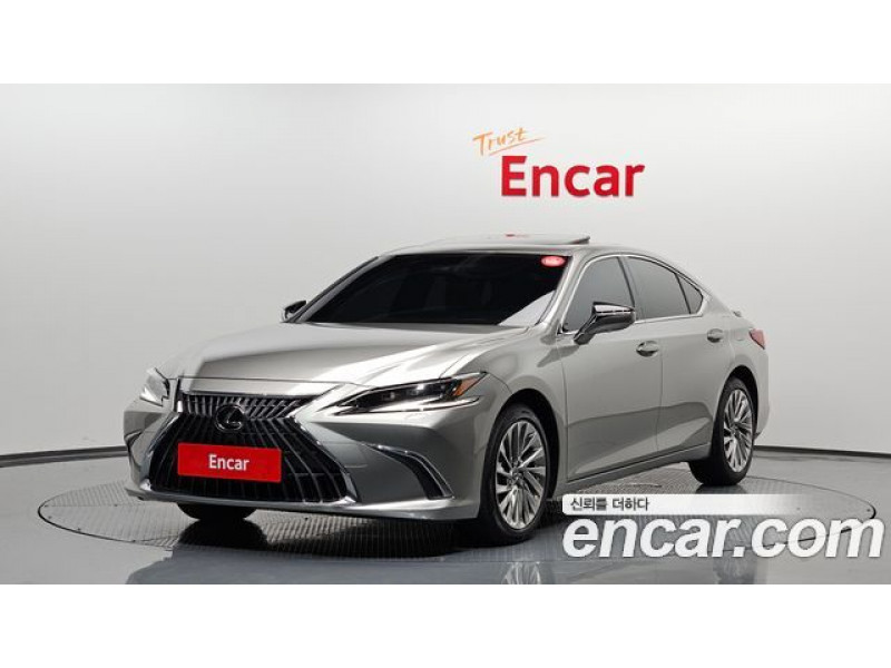 Lexus IS 2024 г.