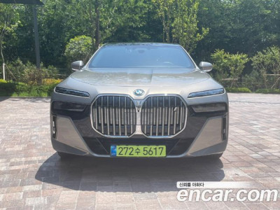 BMW i7 2024 г.