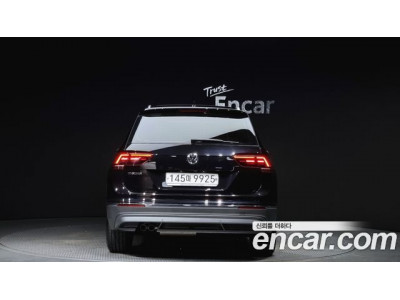 Volkswagen Tiguan 2020 г.