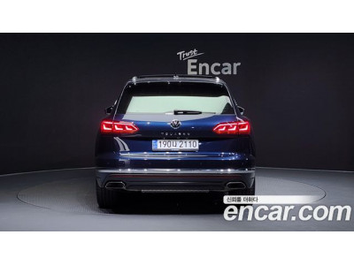 Volkswagen Touareg 2023 г.