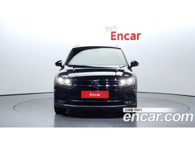 Volkswagen Tiguan 2020 г.