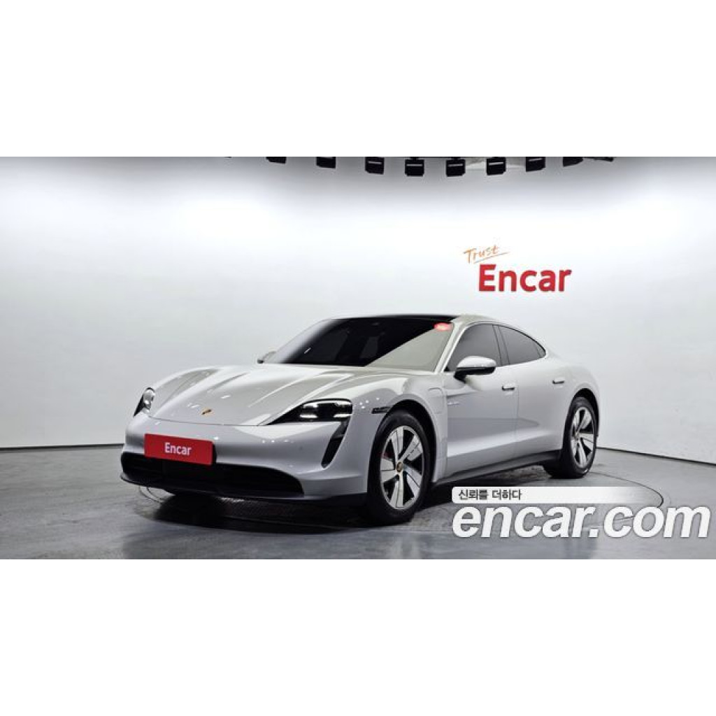 Porsche Taycan 2021 г.