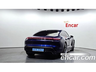 Porsche Taycan 2021 г.
