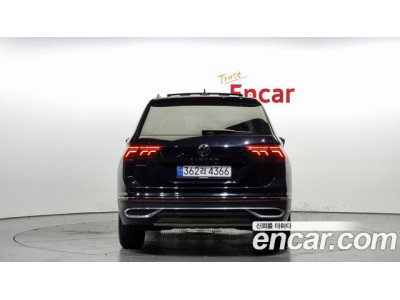 Volkswagen Tiguan 2023 г.