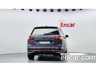 Volkswagen Tiguan 2021 г.